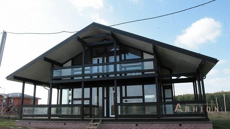 2. Проект одноэтажного дома в стиле фахверк с двускатной кровлей, kr-275, площадью - 202 кв c мансардой, терассой, балконом