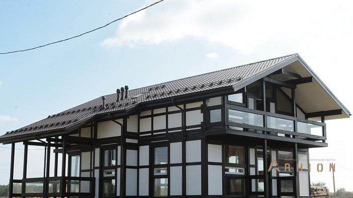 4. Проект одноэтажного дома в стиле фахверк с двускатной кровлей, kr-275, площадью - 202 кв c мансардой, терассой, балконом